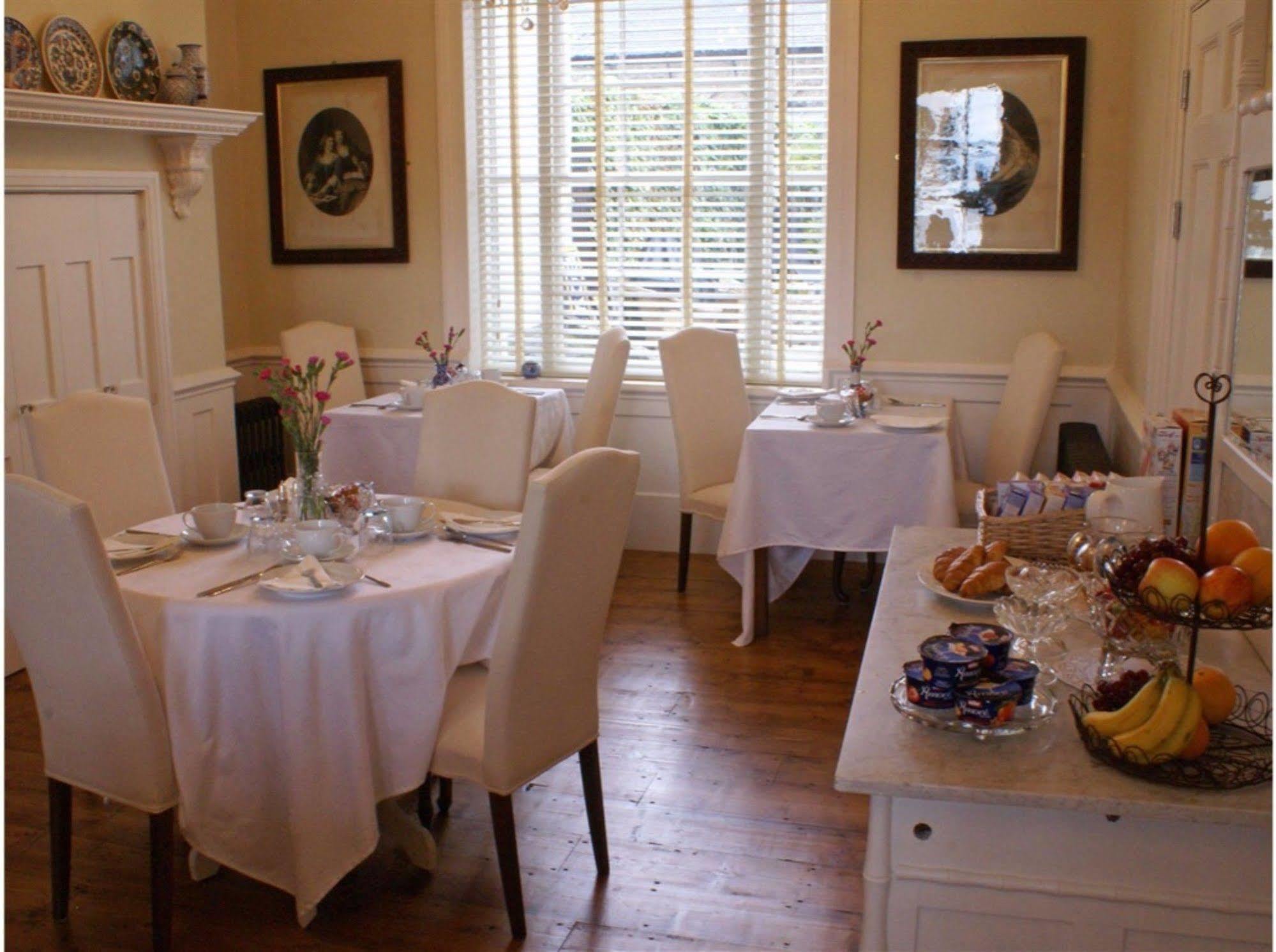 Hamiltons Boutique 4*